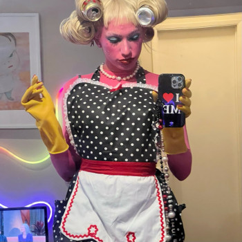 Anna Thoresen – “DIRTY LAUNDRY”